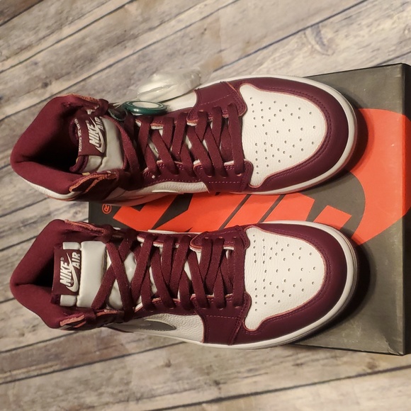 NIB AUTHENTIC Nike Men's Air Jordan 1 Retro High Bordeaux/White-metallic Silver - Picture 11 of 16